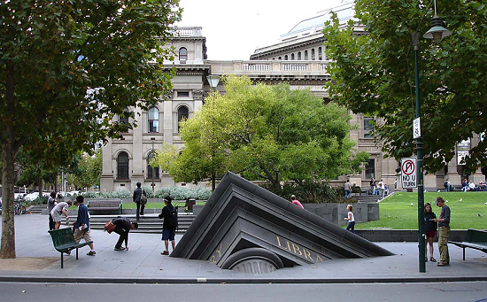 Sinking Building Outside State Library Melbourne Australia