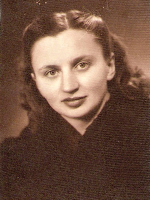 1955 Maria Zatkova