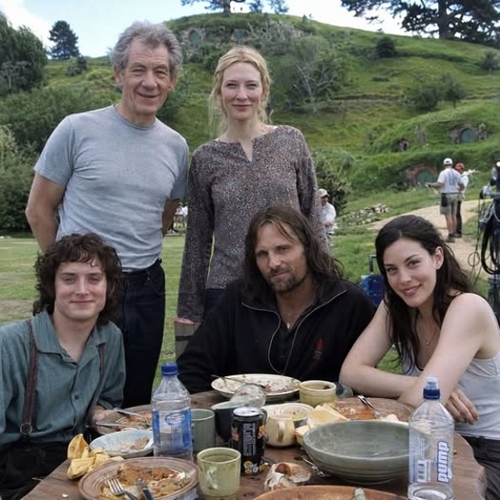 Elijah Wood,Ian McKellen, Cate Blanchett, Vigo Mortensen, Liv Tyler
